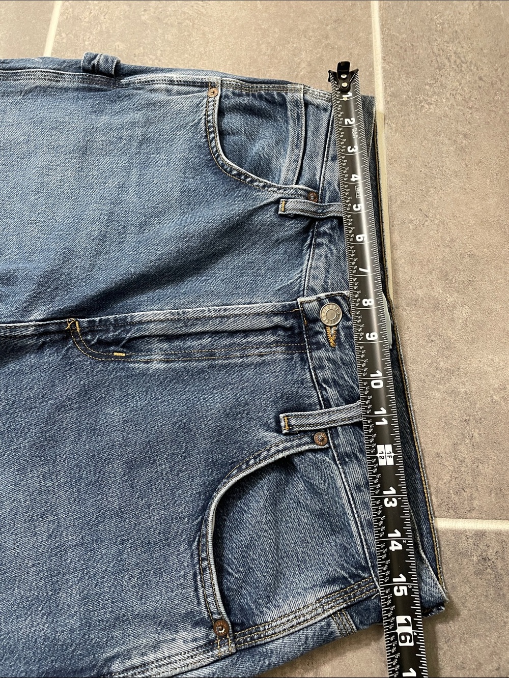 Agolde Wide-Leg Carpenter Jeans in Medium Blue - Picture 6 of 13